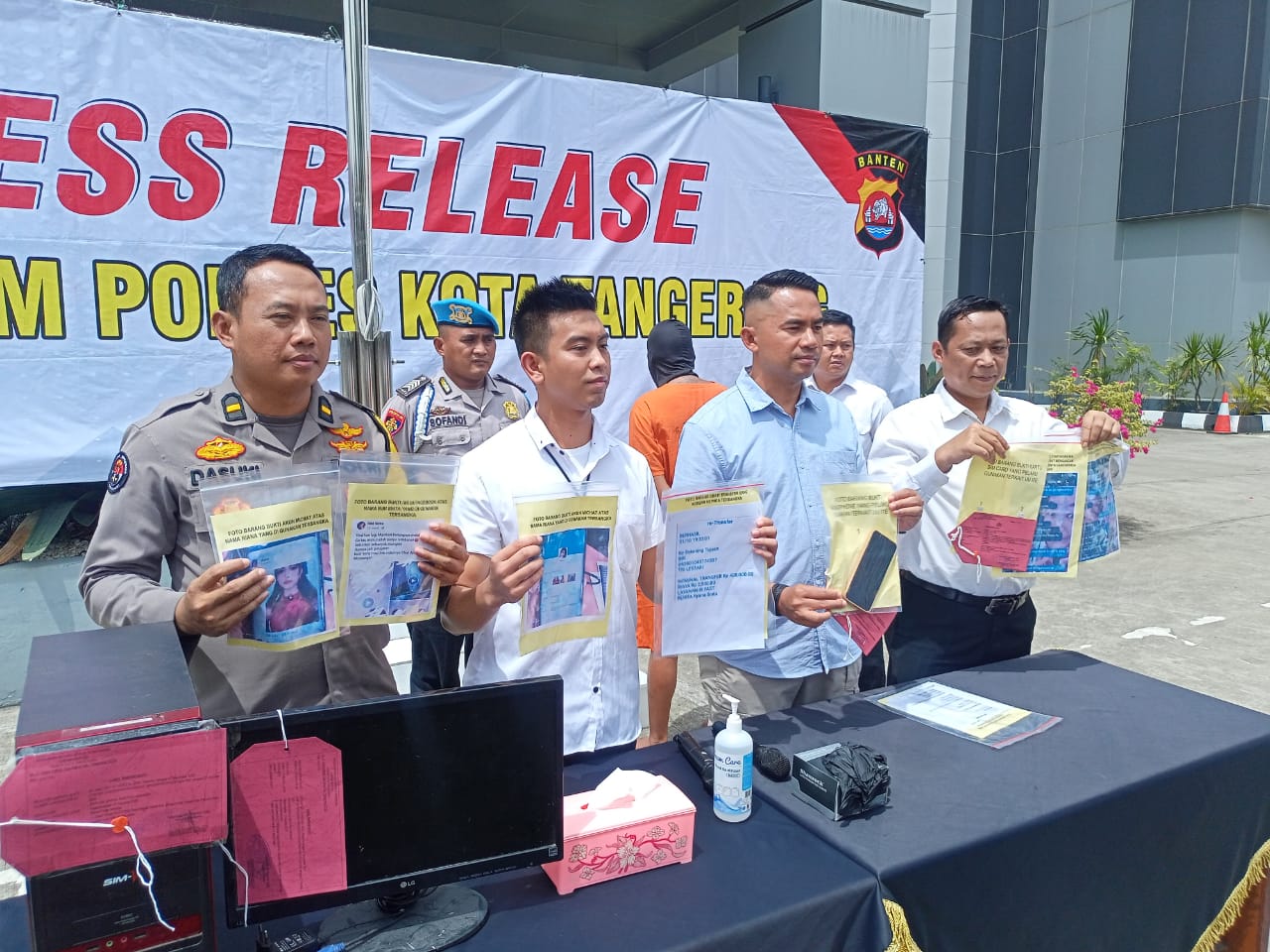 Video Call Seks di MiChat, Warga Tigaraksa Tangerang Diperas Belasan Juta