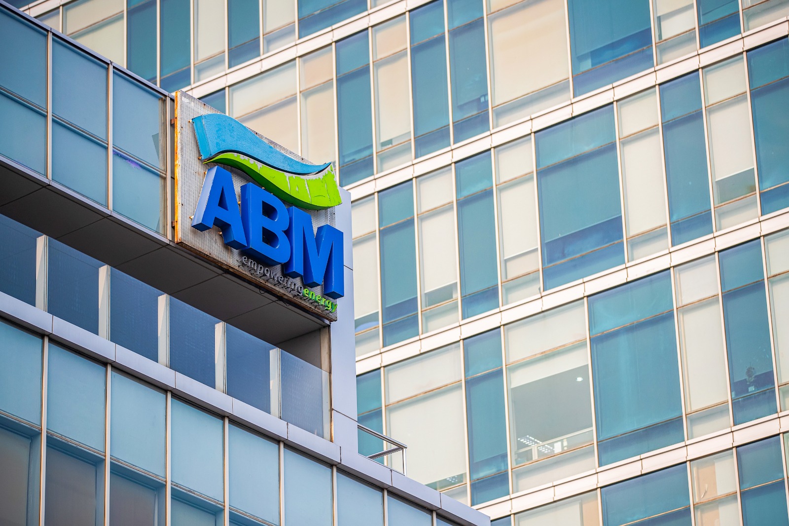 ABM Investama Gandeng Bank Mandiri untuk Fasilitas Kredit USD 395 Juta