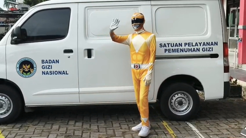 Power Rangers Bagikan MBG di Sekolah Tangerang