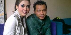 Dicium Anang, Syahrini Buka Mulut