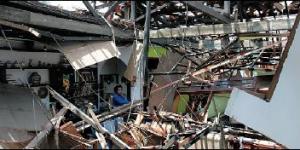 Lokasi Jatuhnya Meteor Diserbu Warga