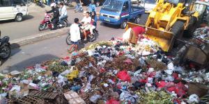 4 Pasar Masih Dikelola Kabupaten, Sampahnya Tangsel