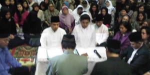 Putri Andi Meriem Matalata Menikah Didepan Jenazah
