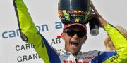 Rossi Berikan Trofi Jerez ke Anak Pengidap Kanker
