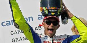 Rossi Berikan Trofi Jerez ke Anak Pengidap Kanker