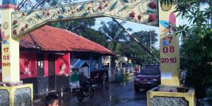 Banjir di Jalan Ciledug Surut, Perumahan Masih Selutut