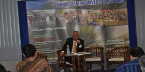 Rayakan Natal, OC Kaligis Dapat Kado Sandal Jepit