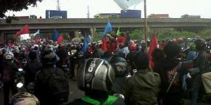 Buruh Ancam Lumpuhkan Jalan Tol & Bandara