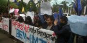 HUT Kota Tangerang Sepi, Mahasiswa Demo Minta Hutan Kota 