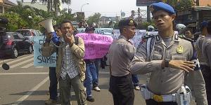 Wartawan Tangerang Gelar Aksi Solidaritas Sumedang Ekpress didepan Polres
