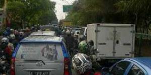 2 Kali Jalan ke Pintu Belakang Bandara Soekarno-Hatta  Diduduki Buruh