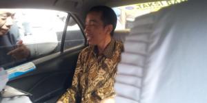 Orangtua Jokowi Tiba di Bandara Soekarno-Hatta 
