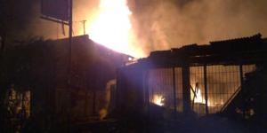 Api Lahap Lima Gudang di Kosambi 
