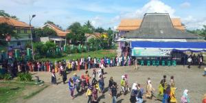 10.000 Warga Sekitar Bandara Soekarno-Hatta  Rebutan Sembako Murah