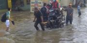 Bantuan Banjir, Warga Anggap Dinas Sosial Kota Tangerang Lambat