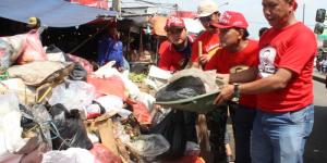 Pendukung Jokowi-JK Gelar Bersih-bersih Pasar Tangerang