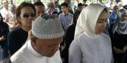 Airin Hadiri Pemakaman Istri Ketua DPRD Tangsel