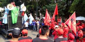 Polisi Amankan Aksi Buruh Tangerang 