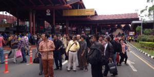 Penumpang Lion Air Ngamuk Blokir Jalan Terminal 1 Bandara Soetta