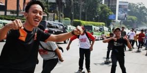   Komunitas Skater Tangerang Ngecat Trotoar