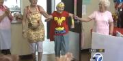 Ultah ke-103, Nenek ini Pakai Kostum Wonder Woman