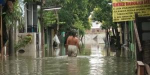 Ribuan Warga Perumahan Total Persada Kebanjiran