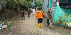 Aksi Nyata  Polri dan TNI Turun ke Periuk Damai Tangerang