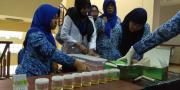 Ratusan Kepsek di Kota Tangerang Diperiksa Urine 