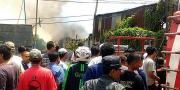 Toko Mebel di Panunggangan Tangerang  Ludes Terbakar 