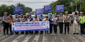 Aksi Polwan Cantik tindak pelanggar Lalu Lintas di Kota Tangerang