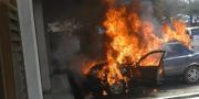 Mobil Meledak Keluarkan Api, Rumah Dinas Camat Curug Tangerang Terbakar