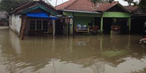 Banjir di Bitung Tangerang Mencapai Dua Meter