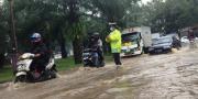 Banjir, Jalan Pemda Tigaraksa Macet 