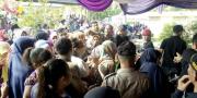 Bazzar Murah Pemkab Tangerang Diserbu Ibu-ibu