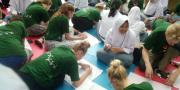 Pelajar Belanda Belajar Membatik di SMAN 2 Tangerang