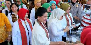 Kunjungi Desa Kohod, Iriana Jokowi Disambut Antusias Warga