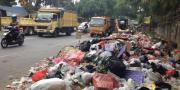 Tumpukan Sampah di Jalan Raya Serang Akhirnya Diangkut