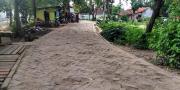 Jalan Kampung Bambu Tangerang Rusak Parah