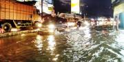 Banjir, Jalan Raya Serang-Cikupa Macet Parah