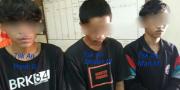 Tiga Pemuda Berkaos The Jack Jambret Wanita di Ciputat 