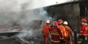 Gudang Styrofoam di Cipondoh Hangus Terbakar