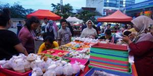 Takjil di Pasar Lama Tangerang Laris Manis, Pedagang Ketiban Rejeki