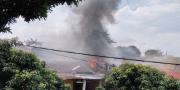 Ditinggal Mudik, Dua Rumah di Pamulang Hangus Terbakar