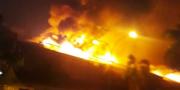 Supermarket Bahan Bangunan di Tangsel Terbakar