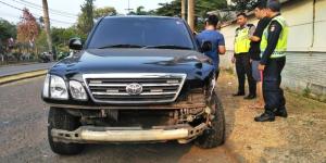 Polisi Selidiki Land Cruiser Tabrak Pohon di Karawaci 