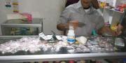 2 Toko Kosmetik di Neglasari Jual Ribuan Butir Obat Terlarang 