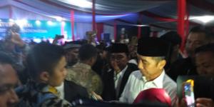 Tiba di Pesantren Pamulang, Jokowi Disambut Salawat Badar