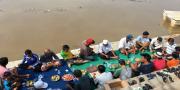Melihat Tradisi Unik Warga Tangerang di Sungai Cisadane Rayakan Maulid Nabi