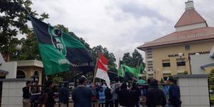 Kritisi APBD, Mahasiswa Geruduk Pemkot Tangerang