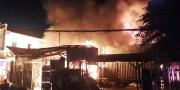 Pasar Anyar Tangerang Kebakaran, Api Masih Berkobar